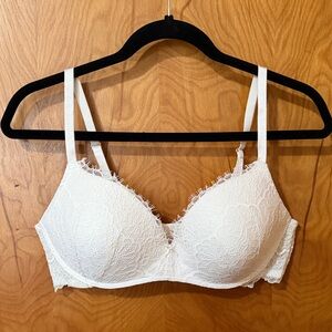 Victoria's Secret Lace Bra wireless size 38c white